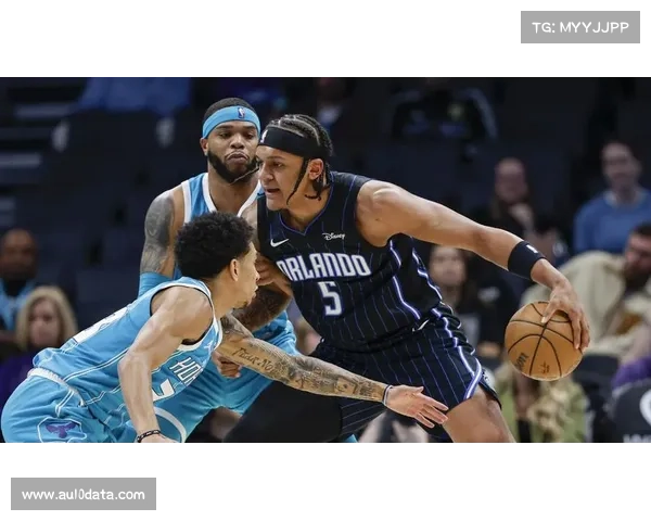 黄蜂20-9开局打停魔术,克尼普尔三分命中 黄蜂20-9开局打停魔术,克尼普尔三分命中